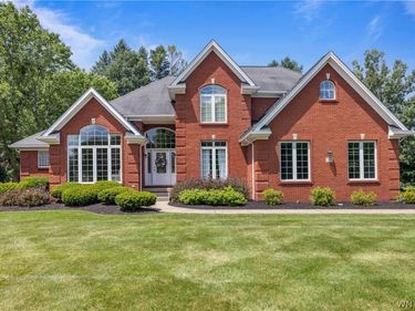 160 Norwood Lane , Orchard Park, NY 14127