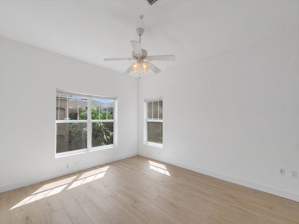 5025 Fairways Circle, Unit B307, Vero Beach, FL 32967 Photo