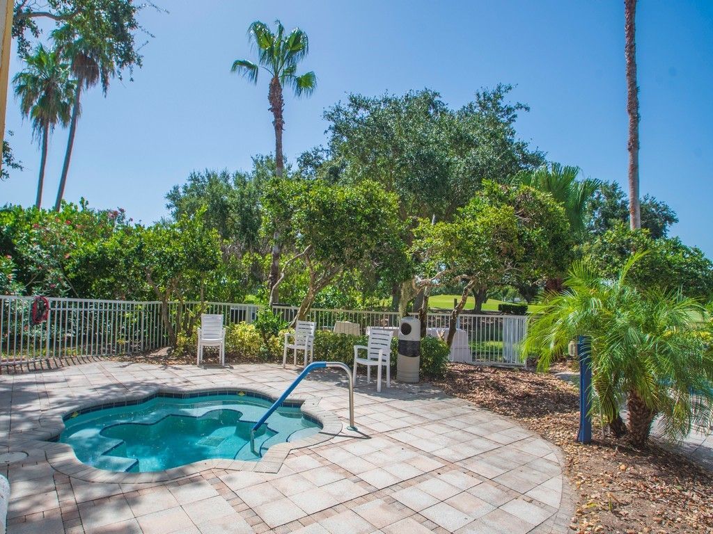 5025 Fairways Circle, Unit B307, Vero Beach, FL 32967 Photo