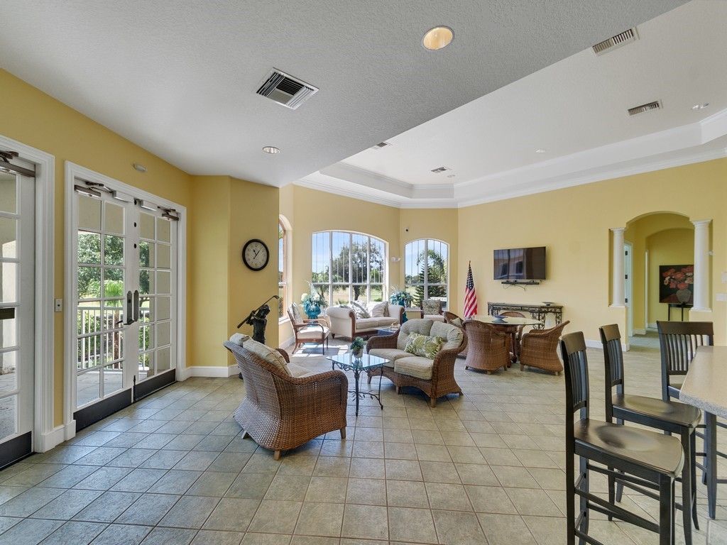 5025 Fairways Circle, Unit B307, Vero Beach, FL 32967 Photo