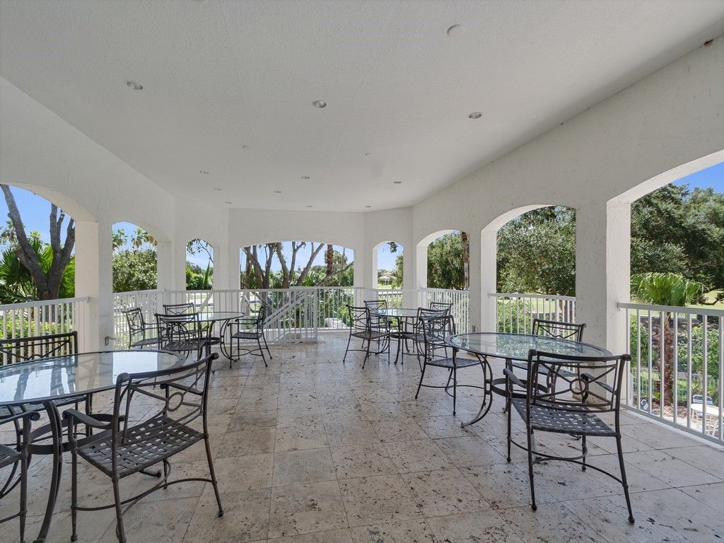 5025 Fairways Circle, Unit B307, Vero Beach, FL 32967 Photo