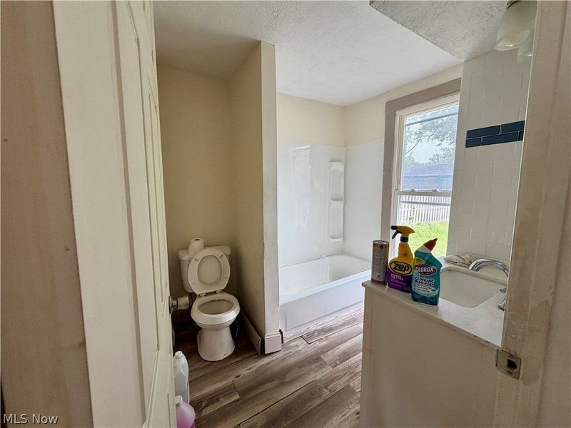37454 Euclid Avenue , Willoughby, OH 44094 Photo 6