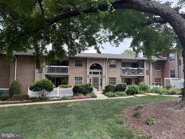 1942 KENNEDY DRIVE, Unit 201, MCLEAN, VA 22102
