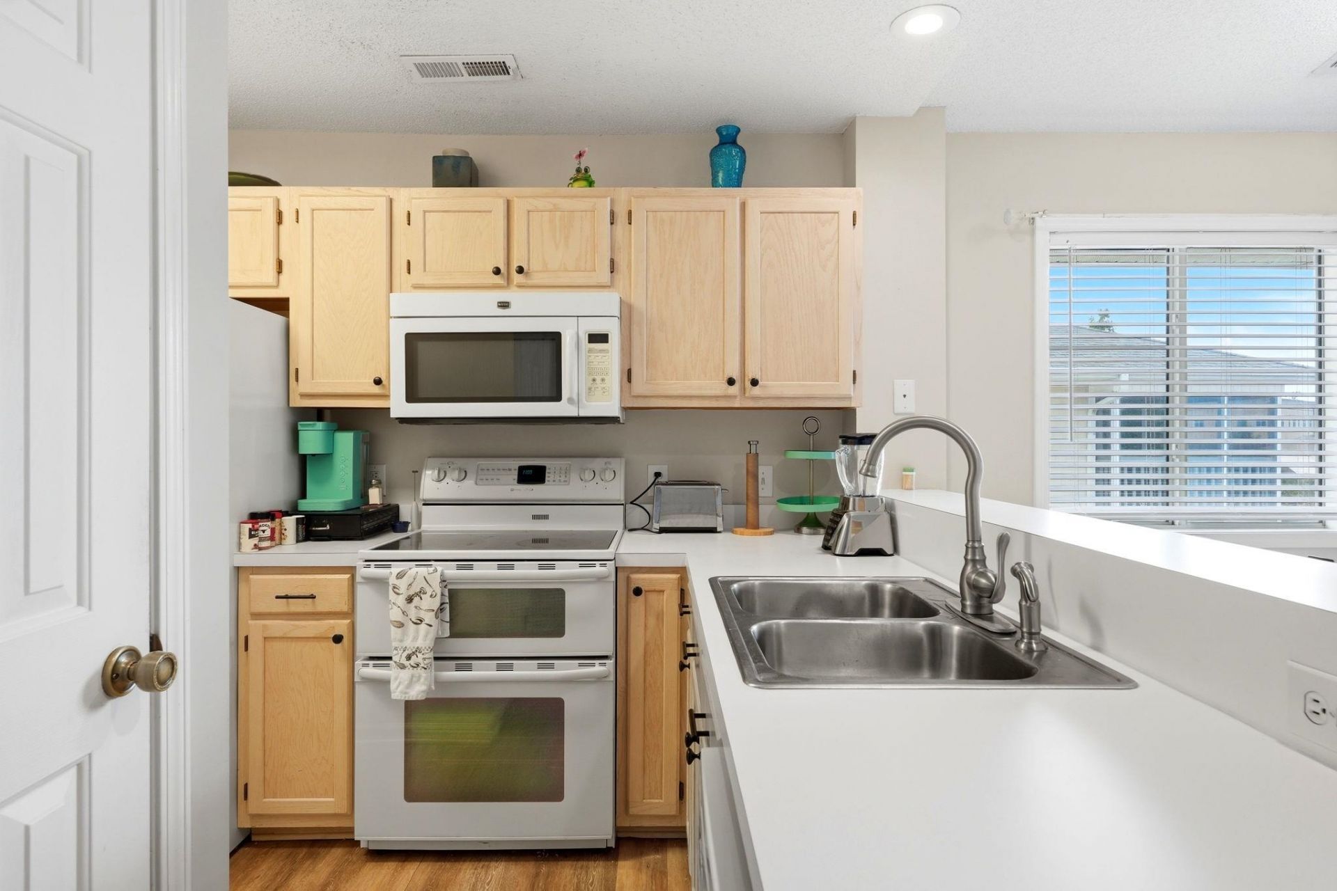 208 Landing Rd.  Photo 10