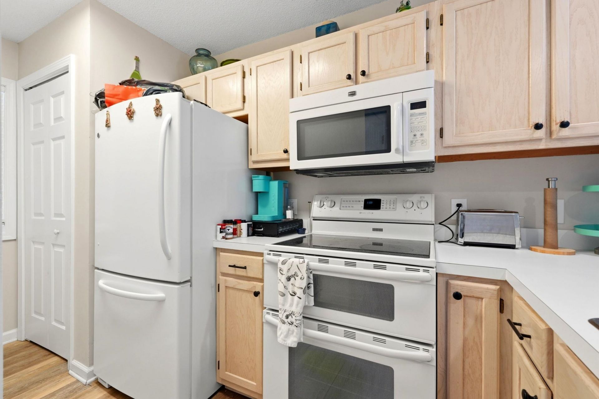 208 Landing Rd.  Photo 11