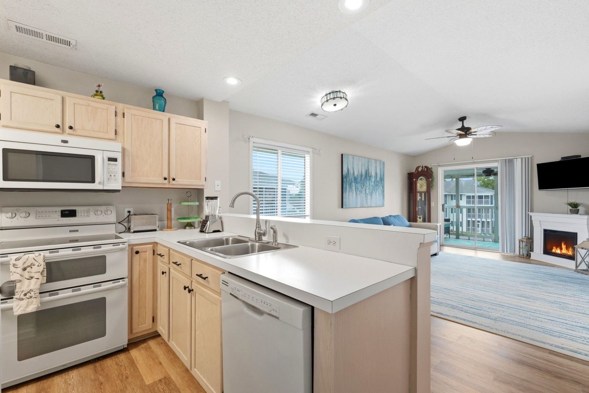 208 Landing Rd.  Photo 12