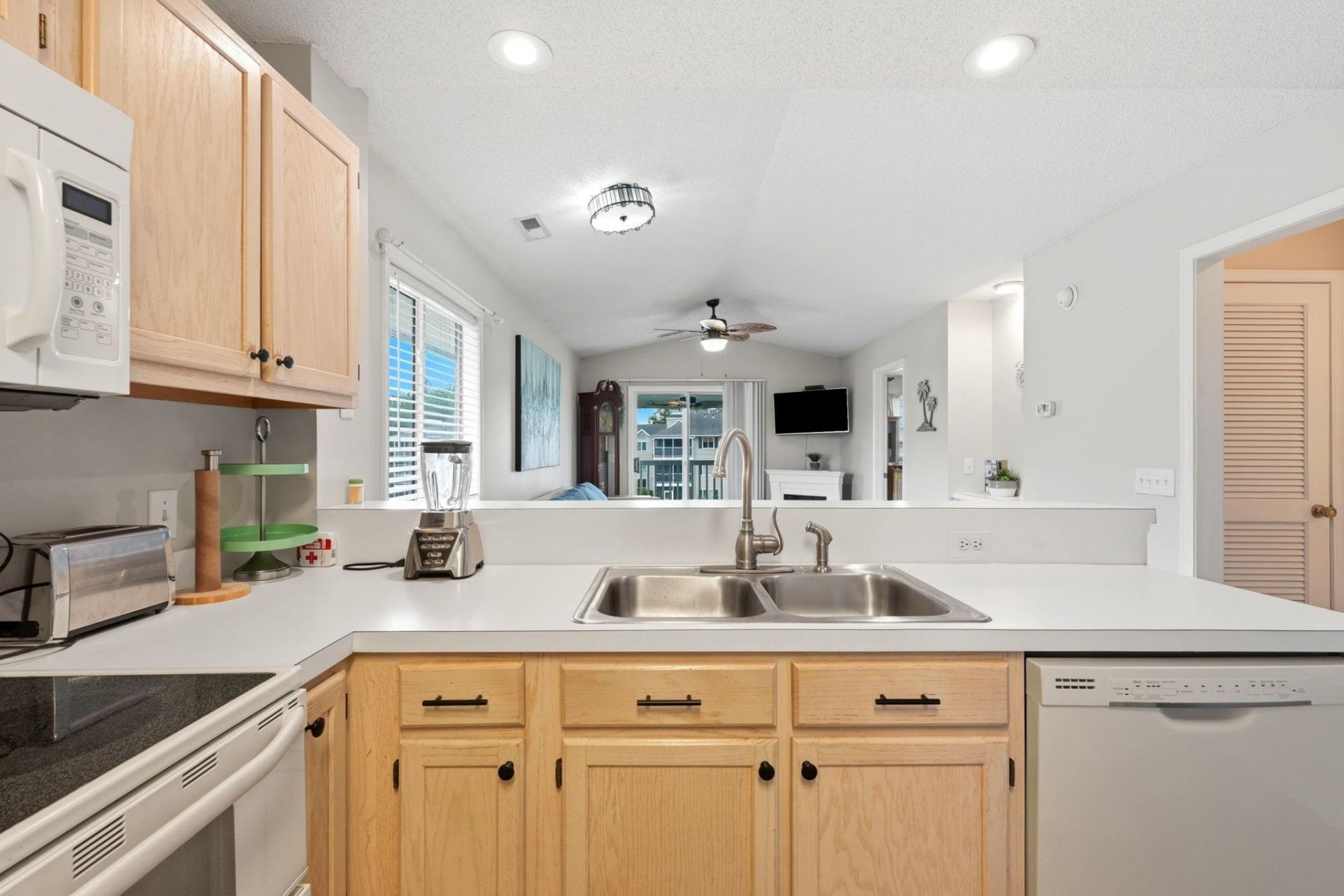 208 Landing Rd.  Photo 14