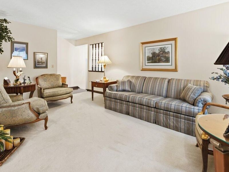 1944 Faymeadow Avenue, Columbus, OH 43229 Photo 9