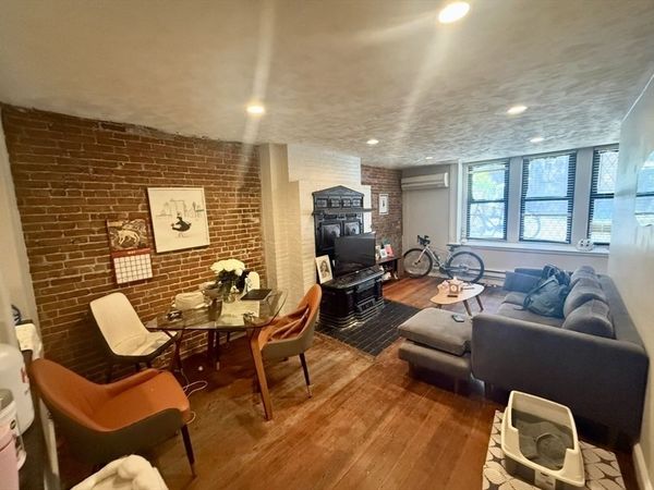 211 Beacon St, Unit br, Boston, MA 02116