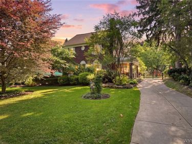 101 Fairlawn Drive , Buffalo, NY 14226