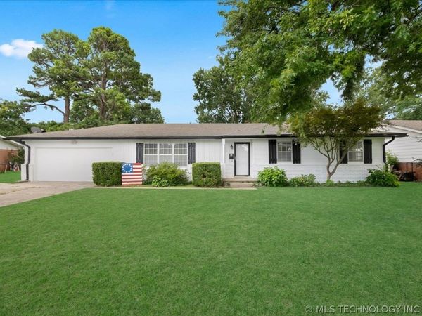 340 SE 15th Street , Pryor, OK 74361