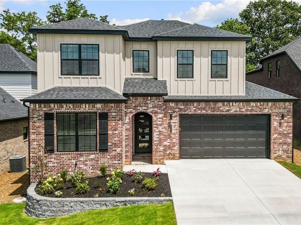 2512 N Crossover Road , Fayetteville, AR 72703