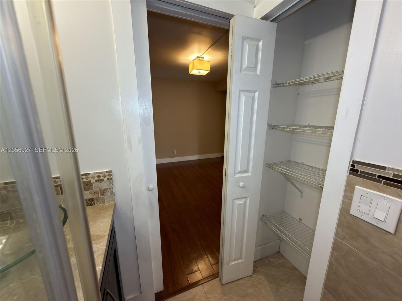 320 Racquet Club Rd, Unit 104, Weston, FL 33326 Photo