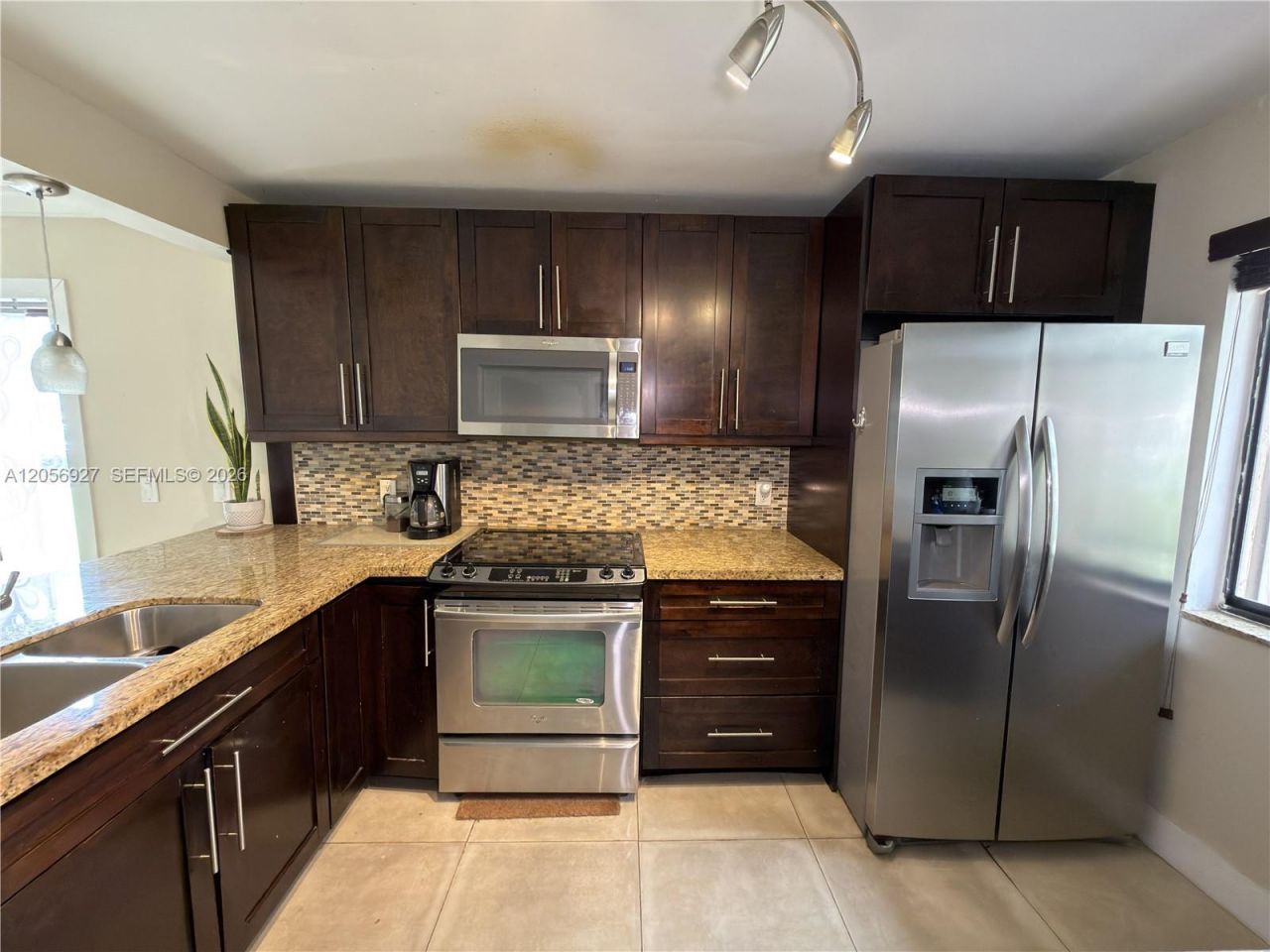 320 Racquet Club Rd, Unit 104, Weston, FL 33326 Photo