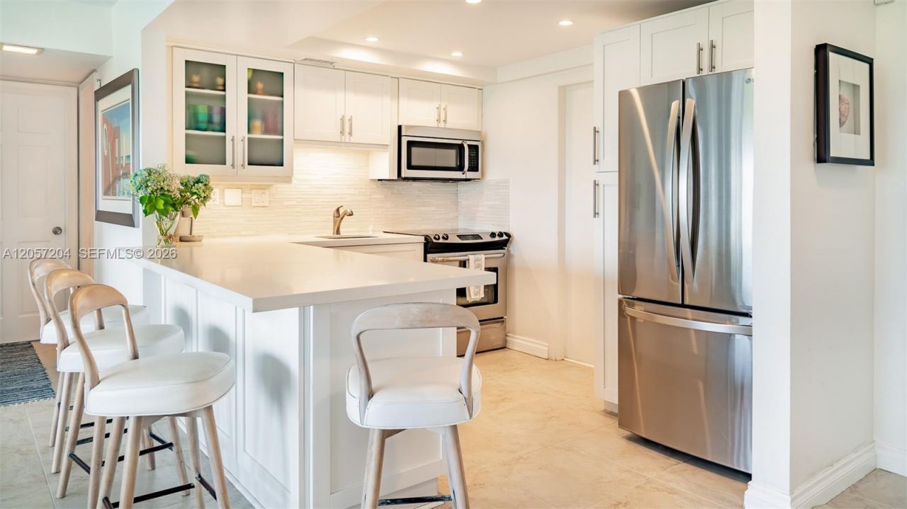 555 Crandon Blvd , Unit 71, Key Biscayne, FL 33149 Photo