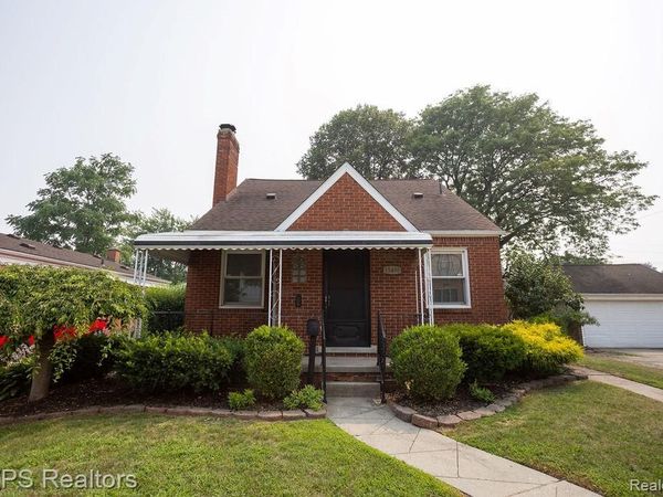 15490 Couzens Avenue, Eastpointe, MI 48021