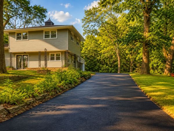 1401 Oakleaf Drive, St. Anne, IL 60964