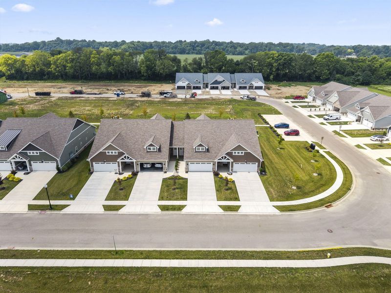 819 Brookwood Circle, Tipp City, OH 45371 Photo 3