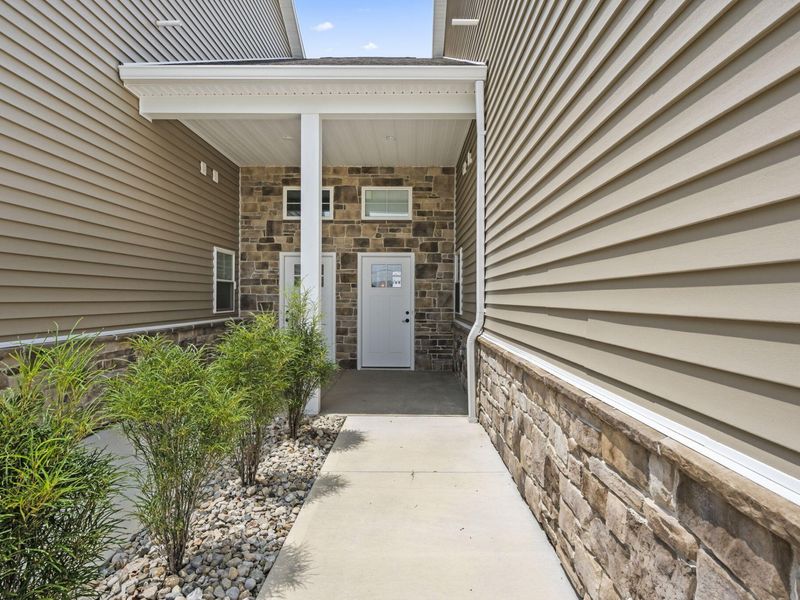 819 Brookwood Circle, Tipp City, OH 45371 Photo 9