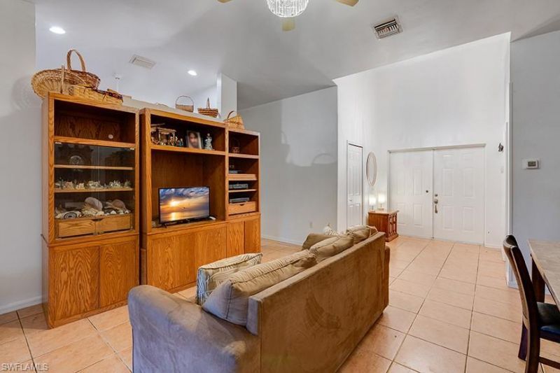 4105 NE 20th Pl , Cape Coral, FL 33909 Photo