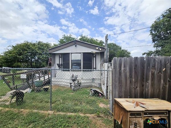 424 Christopher Drive , Unit B, Eddy, TX 76524