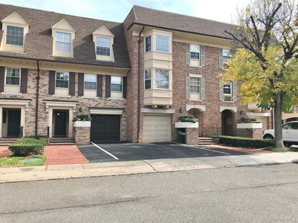 12-31 Robin Lane , Unit Triplex, 1, Bayside, NY 11360