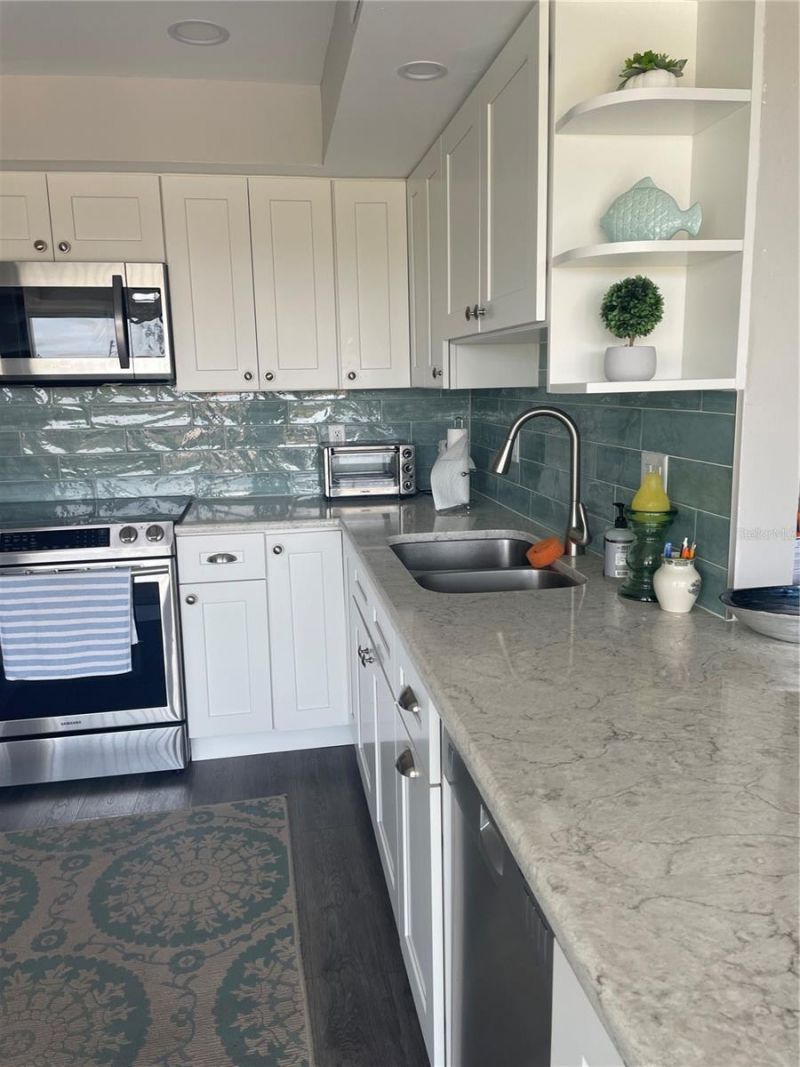 6104 Palma Del Mar Boulevard S, Unit 304, Saint Petersburg, FL 33715 Photo