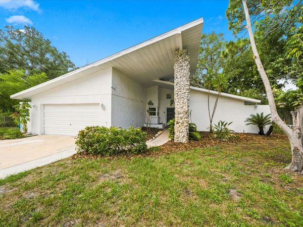 419 WAYFARER COURT , TARPON SPRINGS, FL 34689