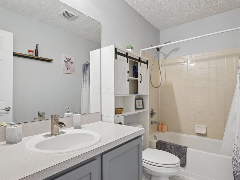 1614 Autumn Village Drive, Columbus, OH 43223 Photo 21