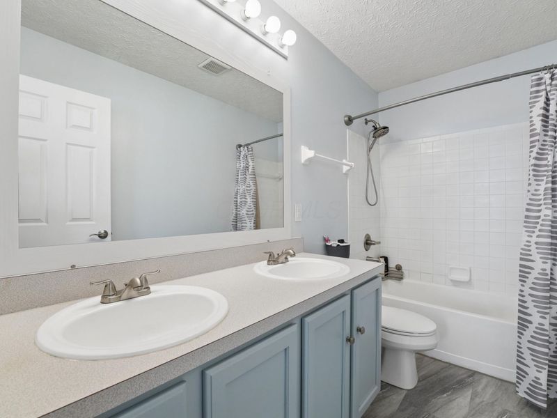 1614 Autumn Village Drive, Columbus, OH 43223 Photo 25