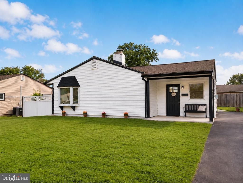 121 GABLE HILL ROAD , LEVITTOWN, PA 19057