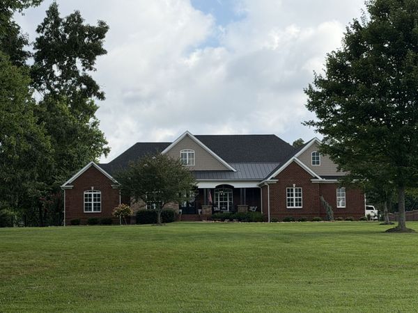 1712 Ledford Mill Rd , Normandy, TN 37360