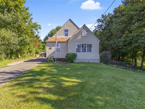 200 Knapp Road , Syracuse, NY 13219