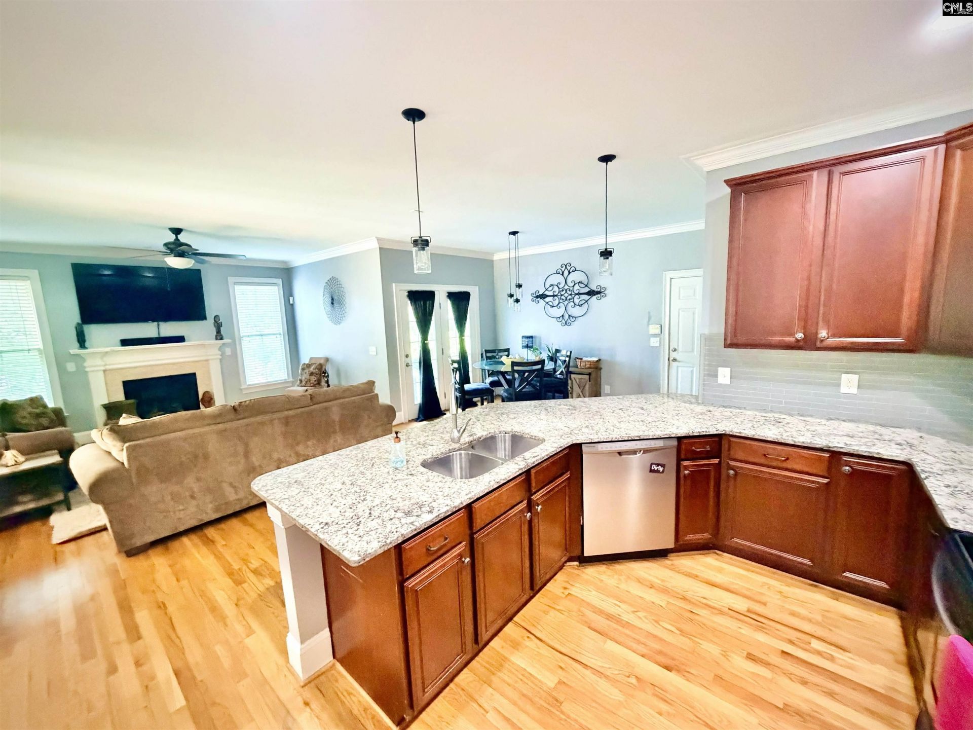142 Ratchford Way Photo 6
