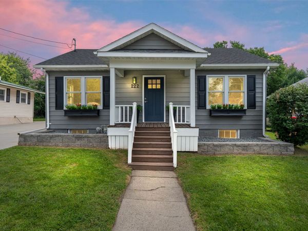 222 W 9th Street S, Newton, IA 50208