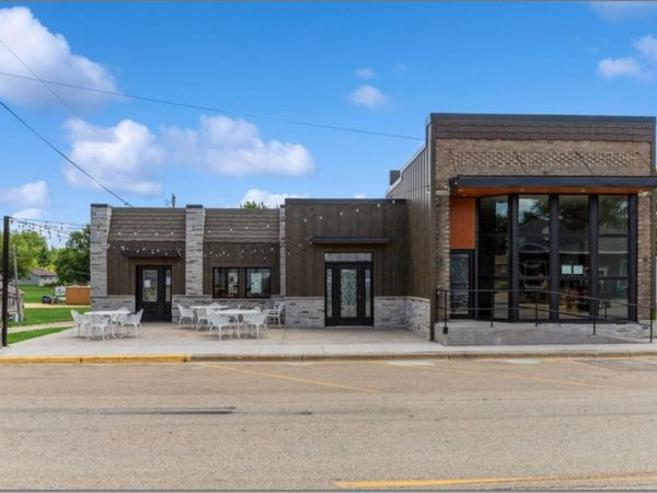 601 Main Street , Delmar, IA 52037