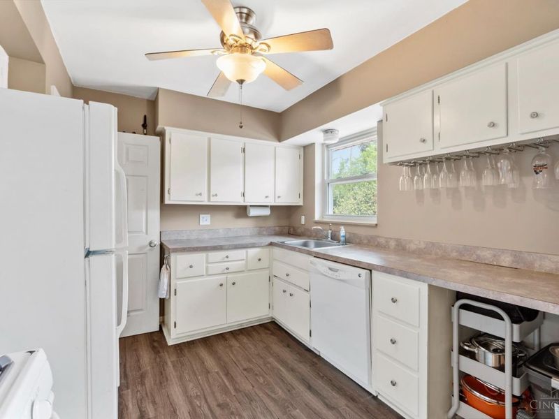 149 Ireland Avenue, Greenhills, OH 45218 Photo 11
