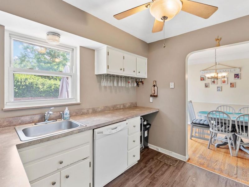 149 Ireland Avenue, Greenhills, OH 45218 Photo 12