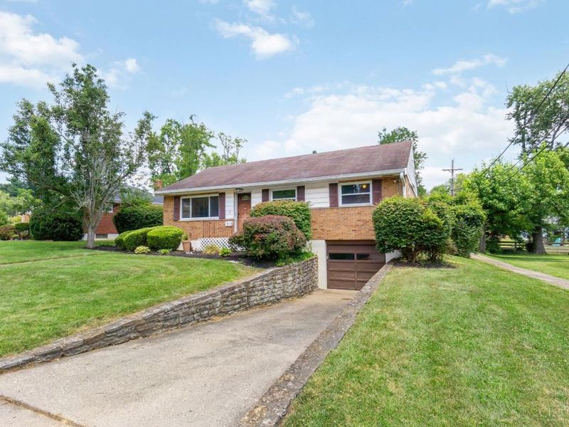 149 Ireland Avenue, Greenhills, OH 45218 Photo 2