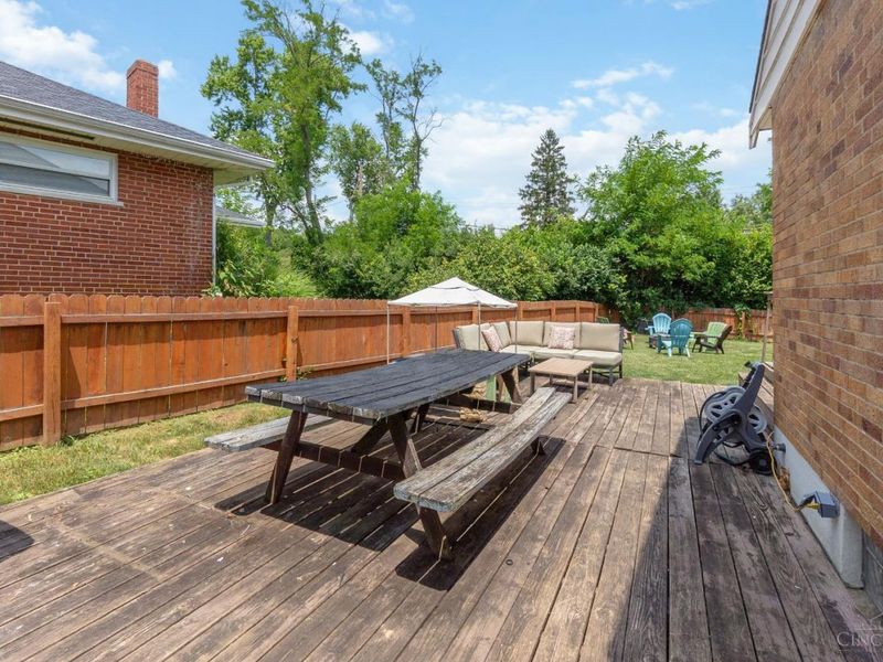 149 Ireland Avenue, Greenhills, OH 45218 Photo 28