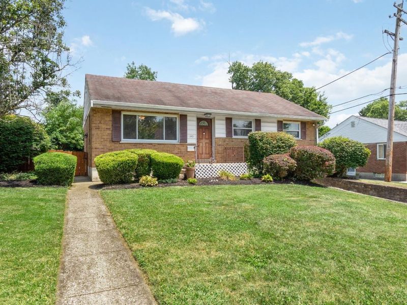 149 Ireland Avenue, Greenhills, OH 45218 Photo 3