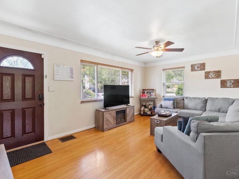 149 Ireland Avenue, Greenhills, OH 45218 Photo 4