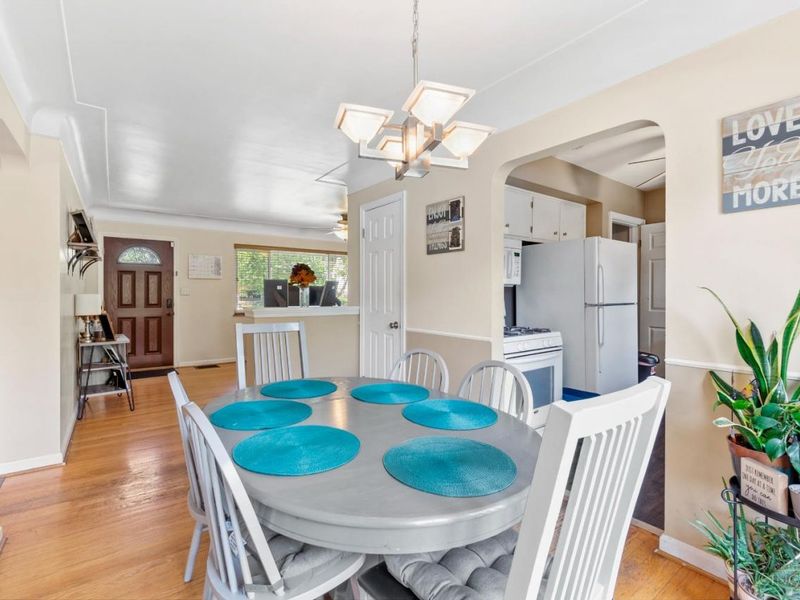 149 Ireland Avenue, Greenhills, OH 45218 Photo 9