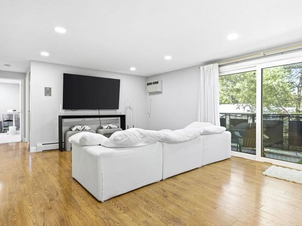 206 Rock St, Unit M7, Norwood, MA 02062