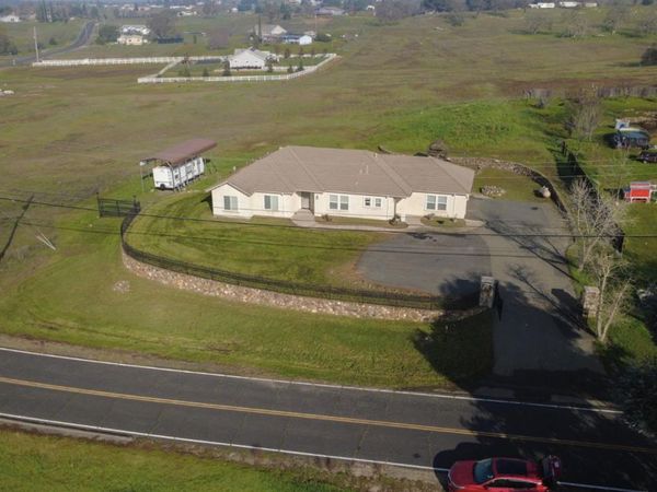 3255 Village Dr, Ione, CA 95640
