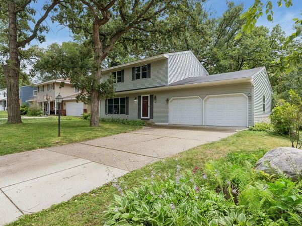 7117 Steepleview Road, Woodbury, MN 55125