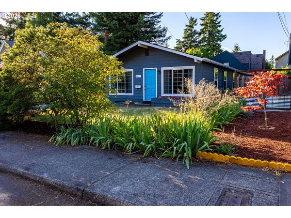 7421 SE MARTINS ST, Portland, OR 97206