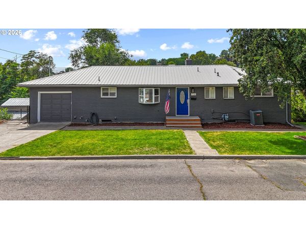 715 NW 6TH ST, Pendleton, OR 97801