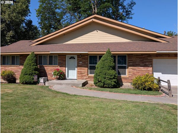 4166 SW PERKINS AVE, Pendleton, OR 97801
