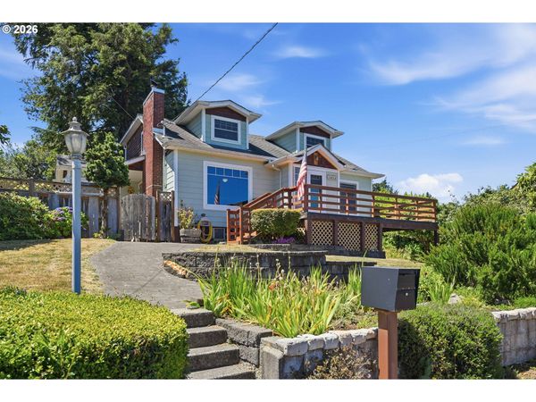 1954 MADRONA ST, North Bend, OR 97459